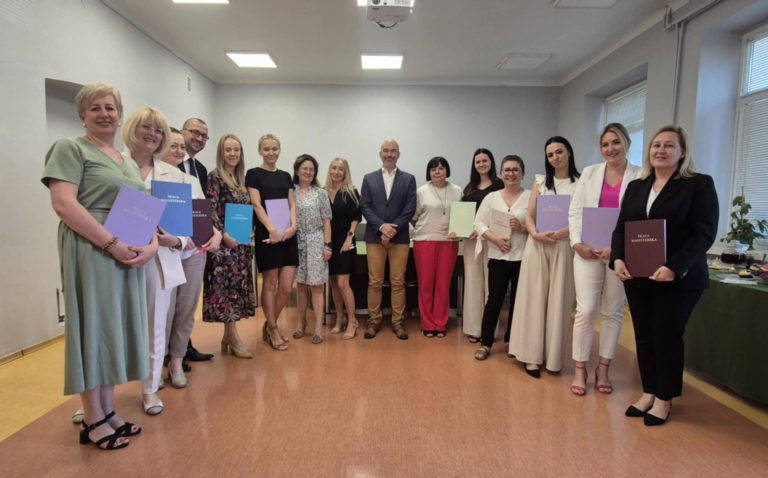 Pierwsi magistrzy pielęgniarstwa na ANS w Koninie