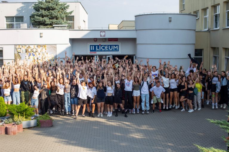 II LO W KONINIE WPROWADZA SYSTEM WSPARCIA RÓWIEŚNICZEGO DLA MŁODZIEŻY