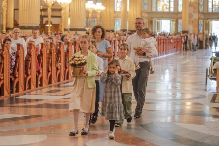 JEDNA WIELKA RODZINA – RODZINY WIELODZIETNE ŚWIĘTOWAŁY W LICHENIU