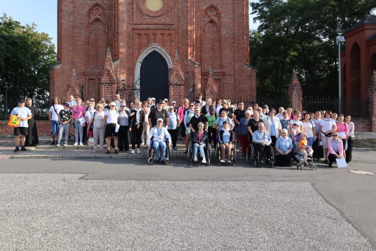 PIELGRZYMKA Z KRZYMOWA DO LICHENIA – W DRODZE W INTENCJI ZDROWIA I NADZIEI
