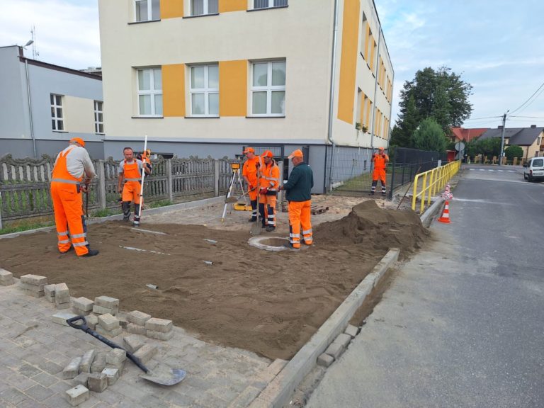 NOWY PARKING W RZGOWIE UŁATWI DOJAZD DO PRZEDSZKOLA I GOPS