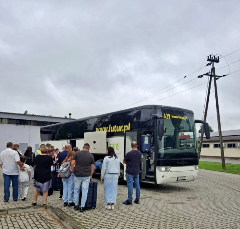 DZIECI Z GMINY RZGÓW NA LETNICH KOLONIACH W BESKIDZIE ŻYWIECKIM