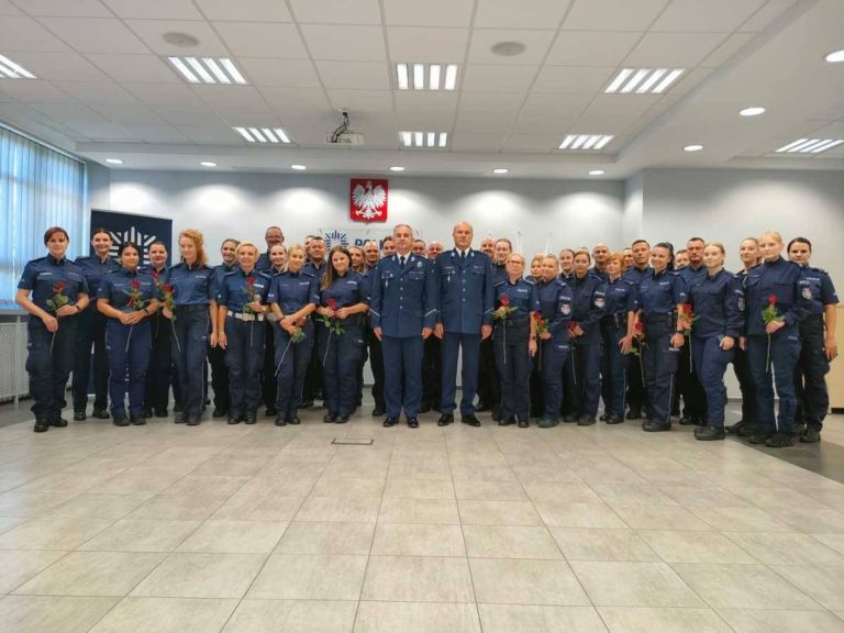 POLICJANTKI Z KONINA UHONOROWANE MEDALAMI W 100-LECIE POLICJI KOBIECEJ
