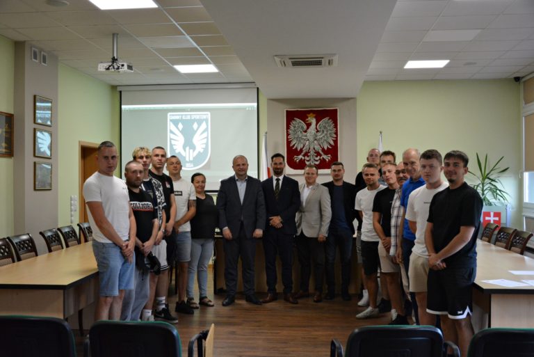 WALNE ZEBRANIE SPRAWOZDAWCZE GKS SOMPOLNO – PODSUMOWANO ROK 2024 I WYBRANO NOWY HERB