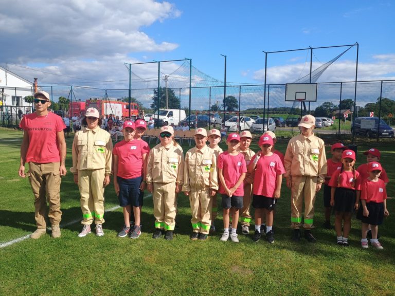 ŚLUBOWANIE MŁODZIEŻOWEJ DRUŻYNY POŻARNICZEJ W MOSTKACH