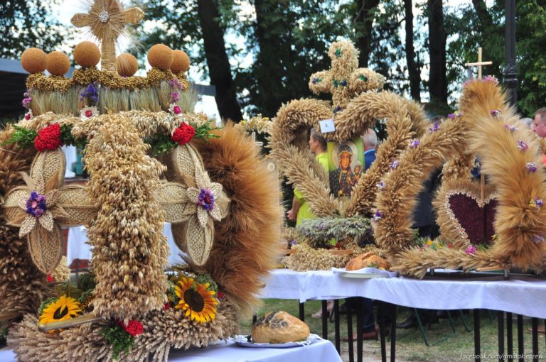 DOŻYNKI GMINNO-PARAFIALNE W ZŁOTKOWIE – ŚWIĘTO TRADYCJI I WDZIĘCZNOŚCI