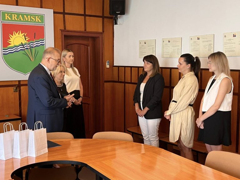 NOWI NAUCZYCIELE MIANOWANI W GMINIE KRAMSK