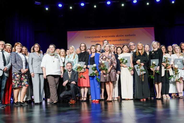 NAUCZYCIELE Z REGIONU Z AWANSAMI NA NAJWYŻSZE STOPNIE ZAWODOWE