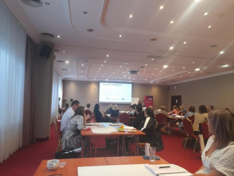 Zespół Szkół Ekonomiczno-Usługowych im. F. Chopina w Żychlinie rozpoczyna innowacyjny projekt „Wsparcie rówieśnicze w zakresie zdrowia psychicznego młodzieży (peer support)”.