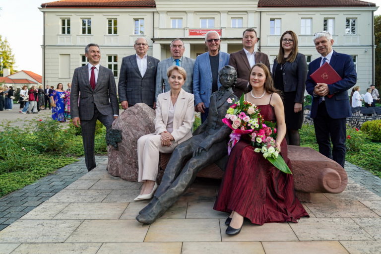 A CHOPIN SIEDZIAŁ I SŁUCHAŁ – WYJĄTKOWY KONCERT W ŻYCHLINIE
