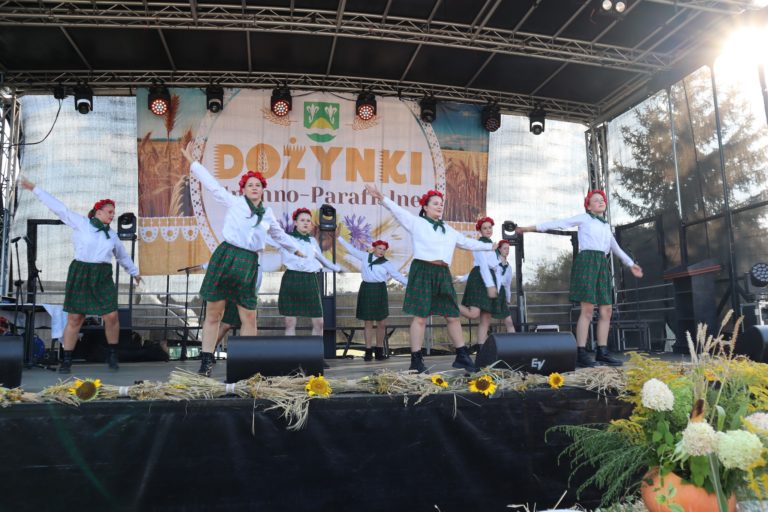 PODZIĘKOWANIE ZA PLONY I WSPÓLNE ŚWIĘTOWANIE W PAPROTNI