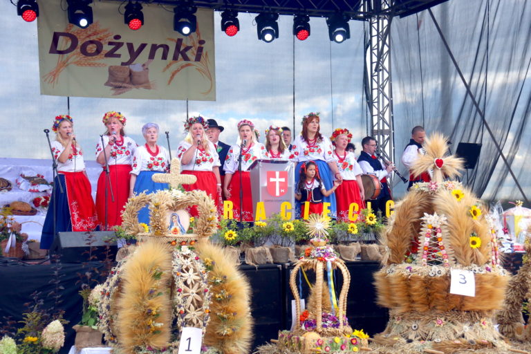 DOŻYNKI PARAFIALNO-GMINNE W RACIĘCICACH