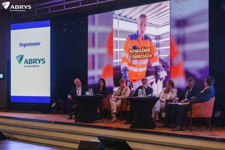 Gmina Kleczew promuje nowoczesną gospodarkę odpadami na konferencji w Mikołajkach
