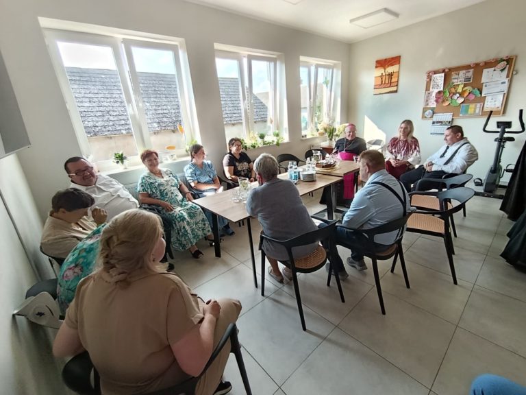 WIZYTA BISKUPA KRZYSZTOFA WĘTKOWSKIEGO W MAŁOSZYNIE