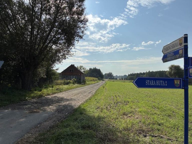 STARY BOROWIEC Z NOWĄ DROGĄ ASFALTOWĄ