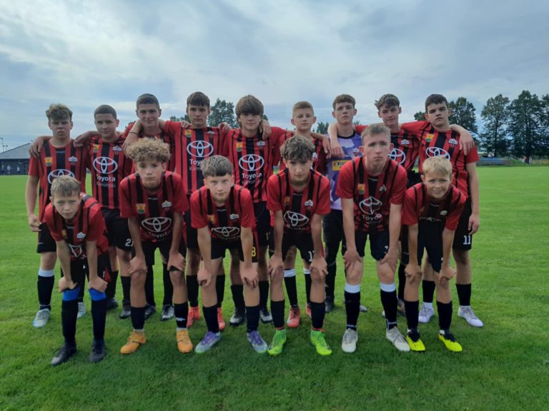 JUNIORZY MŁODSI GKS PIAST GRODZIEC LIDEREM PO DRAMATYCZNYM MECZU