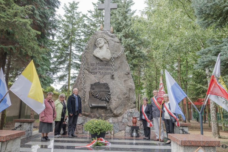 PIELGRZYMKA WIĘŹNIÓW POLITYCZNYCH OKRESU STALINOWSKIEGO W LICHEŃU