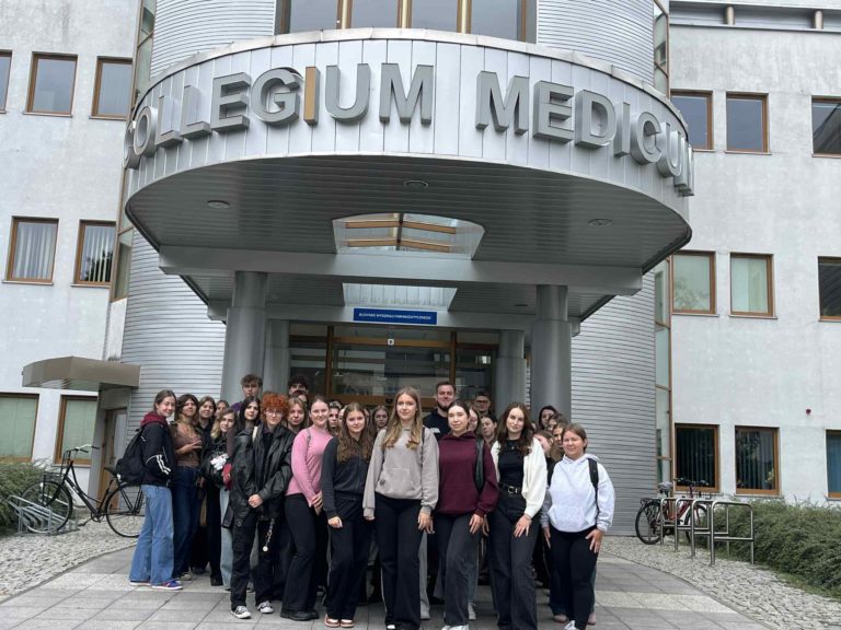 UCZNIOWIE III LO W KONINIE NA WYJEŹDZIE EDUKACYJNYM DO BYDGOSZCZY