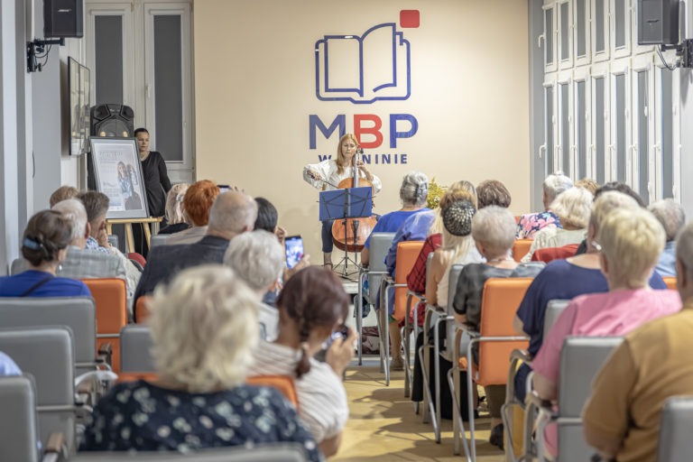 MUZYCZNA PODRÓŻ Z TETIANĄ VOLVIN W BIBLIOTECE