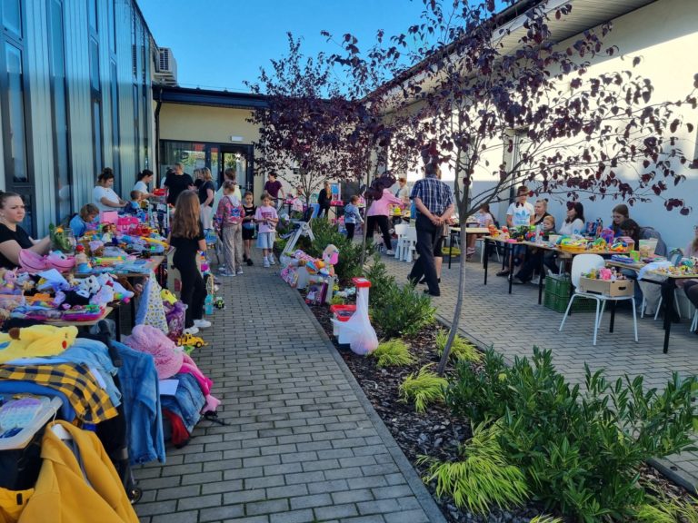 DZIECIĘCY PCHLI TARG W TULISZKOWIE – LEKCJA PRZEDSIĘBIORCZOŚCI I EKOLOGII