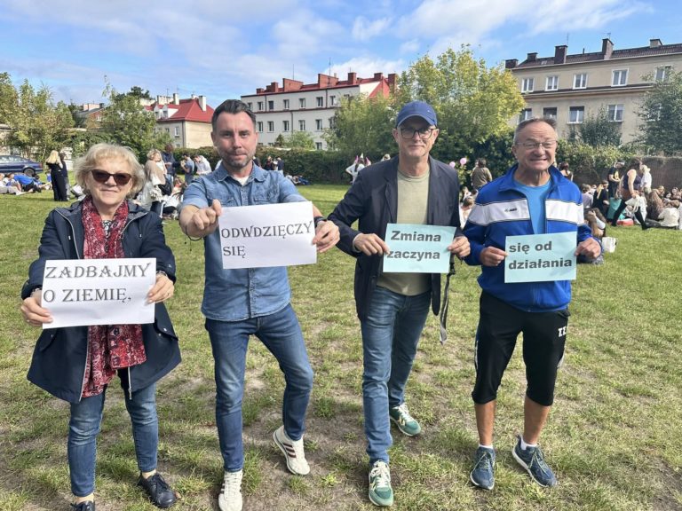 ŚNIADANIE INTEGRACYJNE W I LICEUM W KONINIE – TRADYCJA, KTÓRA ŁĄCZY