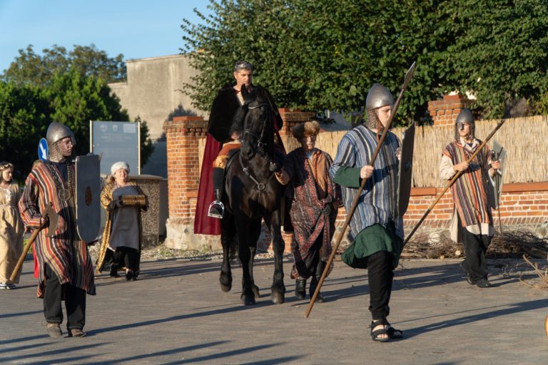 WIDOWISKO „NASI PATRONOWIE” W KAZIMIERZU BISKUPIM ZA NAMI