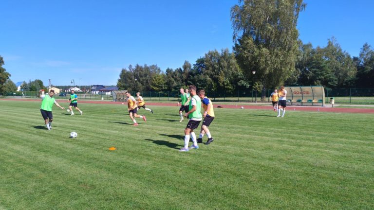 Porażka Warty Rumin z liderem