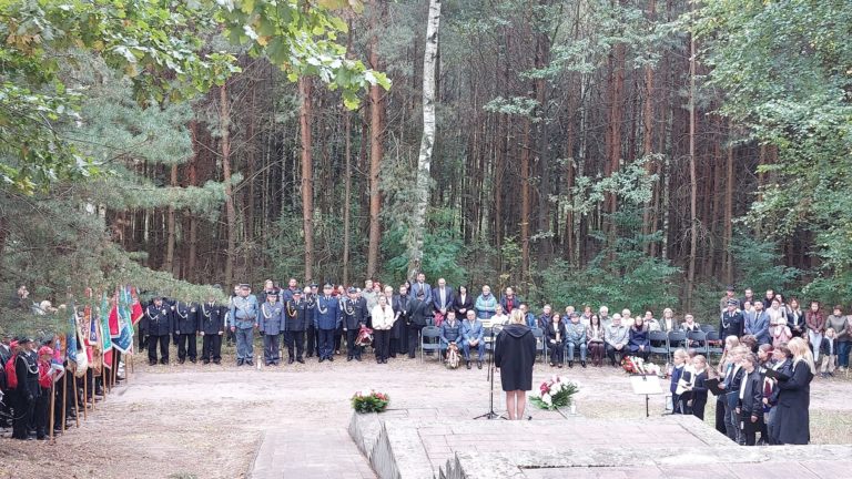 Gmina Rychwał upamiętniła ofiary wydarzeń z 7 czerwca 1942 roku