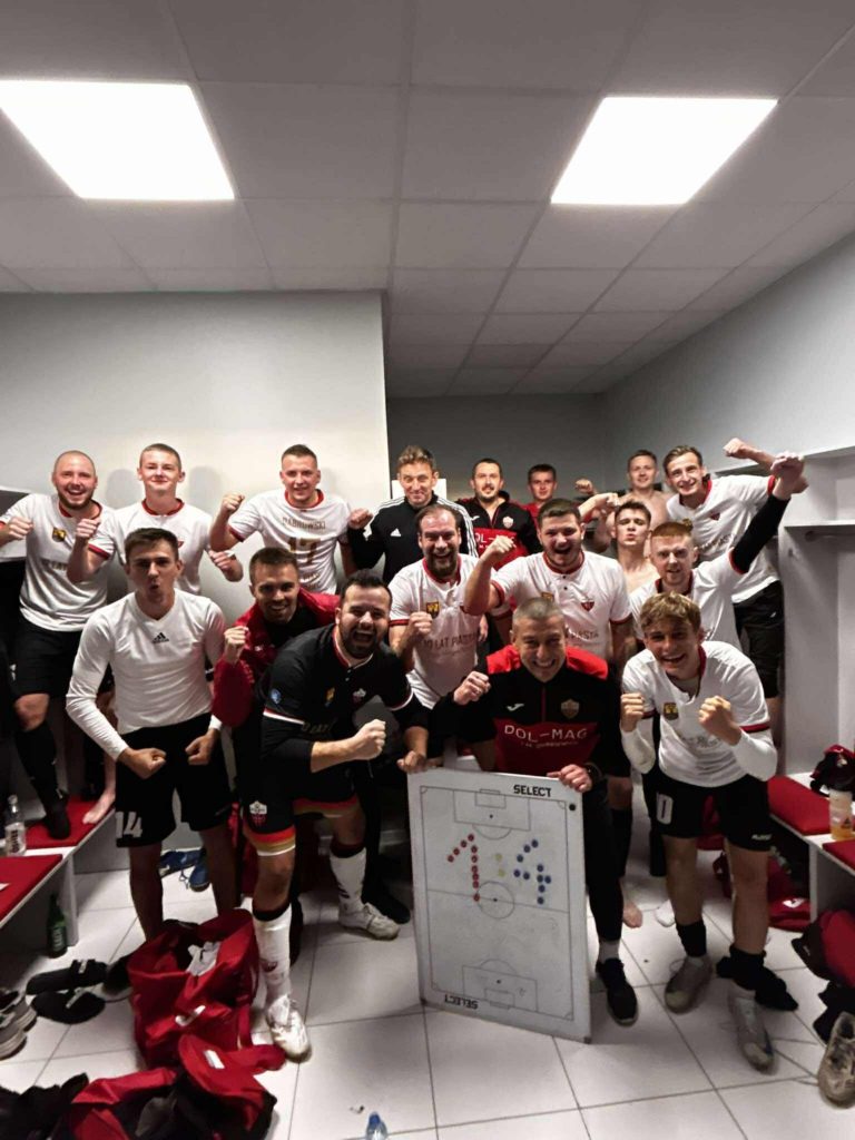 GKS Piast Grodziec Wygrywa na Wyjeździe 4:1 ze Spartą Barłogi