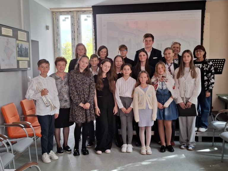 KONCERT MUZYKI ŻYDOWSKIEJ W BIBLIOTECE – OPOWIEŚĆ O DAWNYM KONINIE