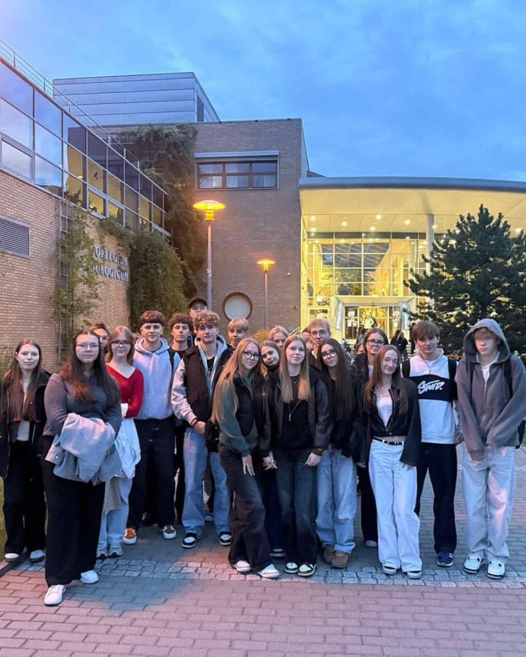 UCZNIOWIE III LICEUM NORWIDA W KONINIE NA NOCY NAUKOWCÓW W POZNANIU