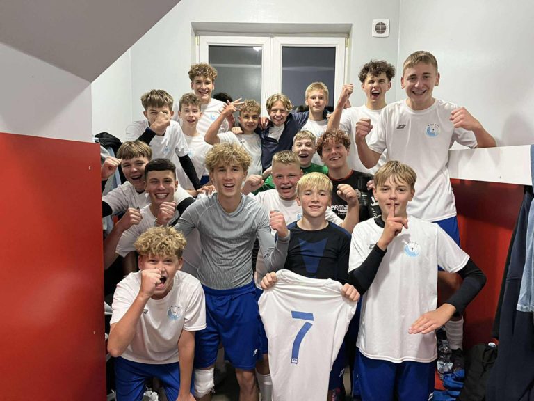 Młodzież Warty Rumin Walczy o Każdy Punkt – Trampkarze i Młodzicy Przegrywają Minimalnie