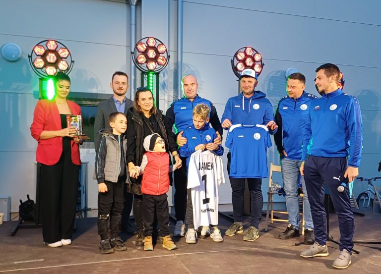 Warta Rumin wspiera Janka podczas festynu w Żychlinie