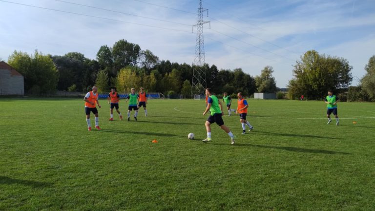 Seniorzy Warty Rumin Wygrywają 2:1 z LZS Karszew – Determinacja Zadecydowała o Zwycięstwie