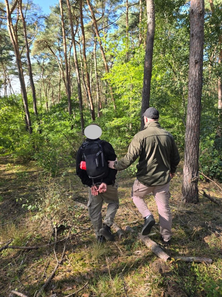 ZŁODZIEJ ZATRZYMANY NA GORĄCYM UCZYNKU W BRZEŹNIE