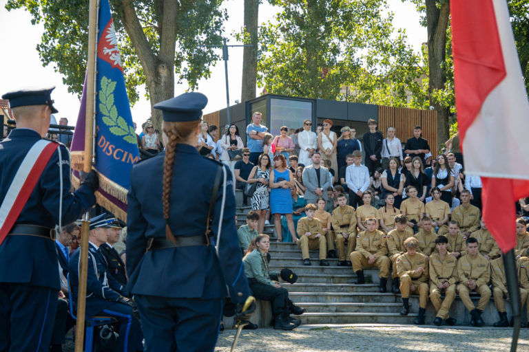 Konin: Ponad 14 700 Uczniów Rozpoczęło Nowy Rok Szkolny