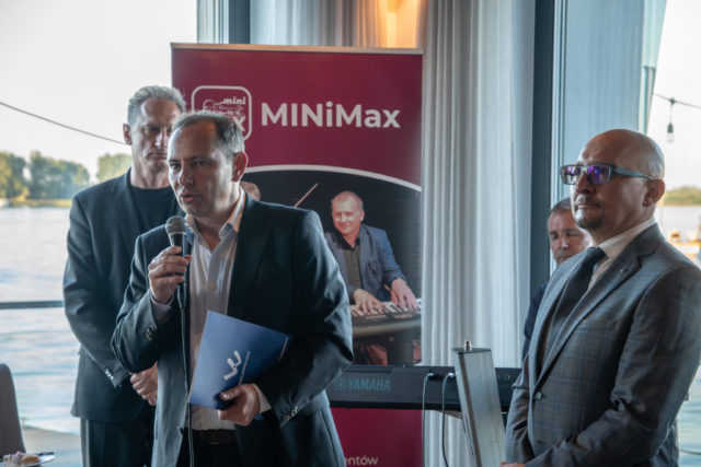 DSC04448-Enhanced-NR