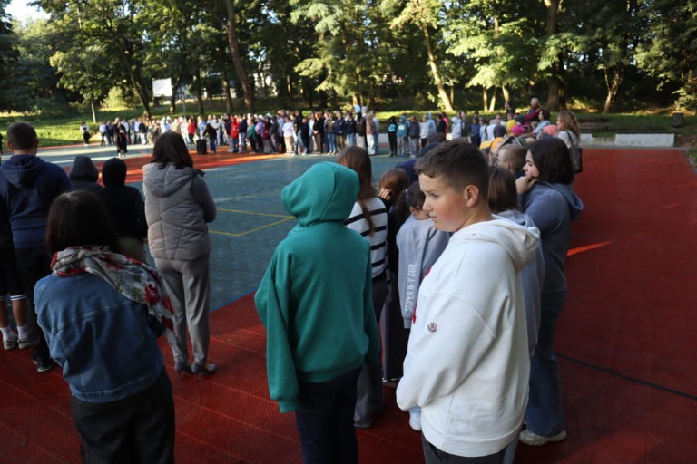 ĆWICZENIA EWAKUACYJNE W SZKOŁACH GMINY KRZYMÓW