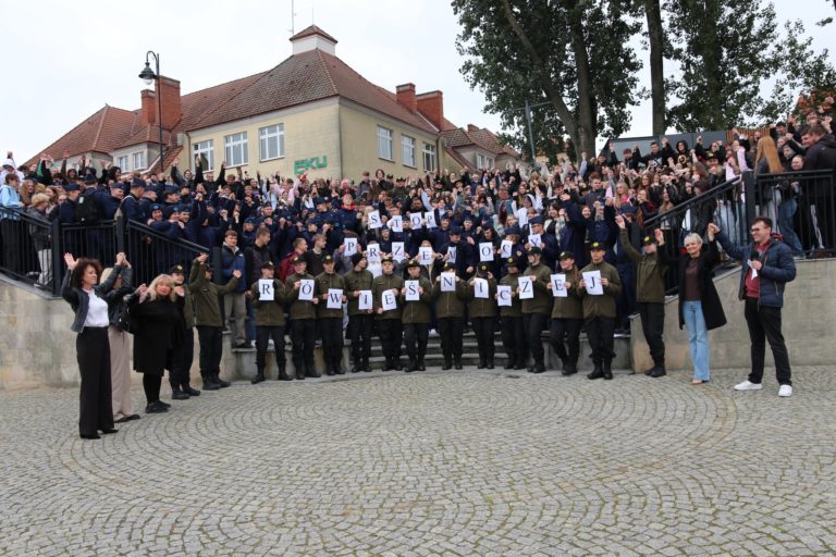 „ŁAŃCUCH PRZECIW PRZEMOCY RÓWIEŚNICZEJ” W KONINIE