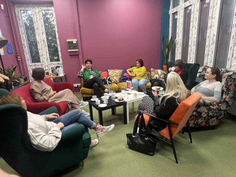 „ZŁODZIEJE ŻARÓWEK” NA DYSKUSYJNYM KLUBIE KSIĄŻKI W KONINIE