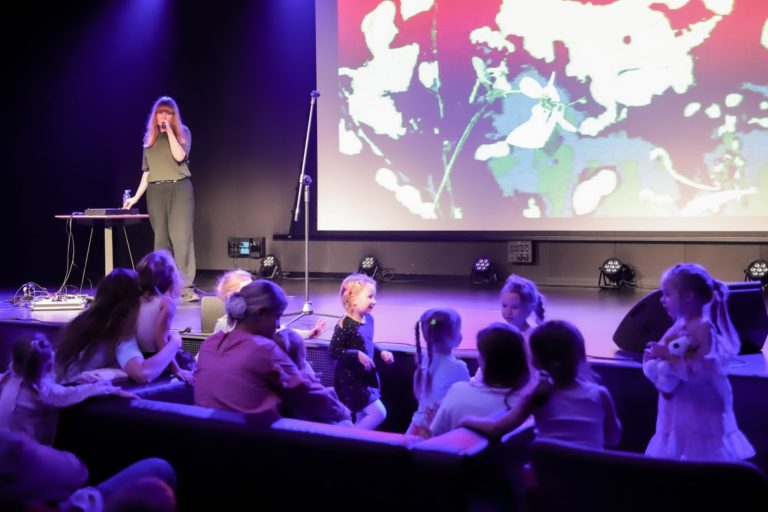 SCENA DLA BRZDĄCA W KONINIE – MALUCHY W WIELKOPOLSCE PEŁNE RADOŚCI I EMOCJI