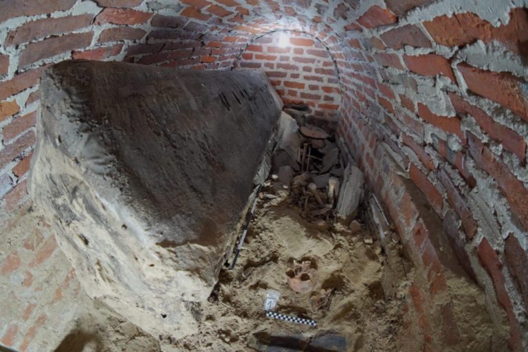 SENSACYJNE ODKRYCIE W KRYPCIE W KAZIMIERZU BISKUPIM