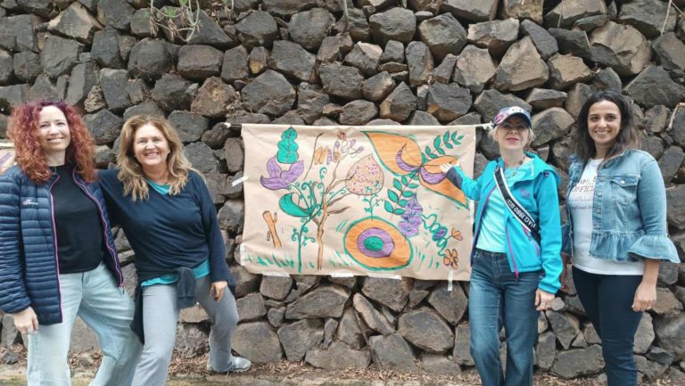 NAUCZYCIELKA Z KONINA ZDOBYWA DOŚWIADCZENIE NA TENERYFIE – SZTUKA I NATURA W EDUKACJI