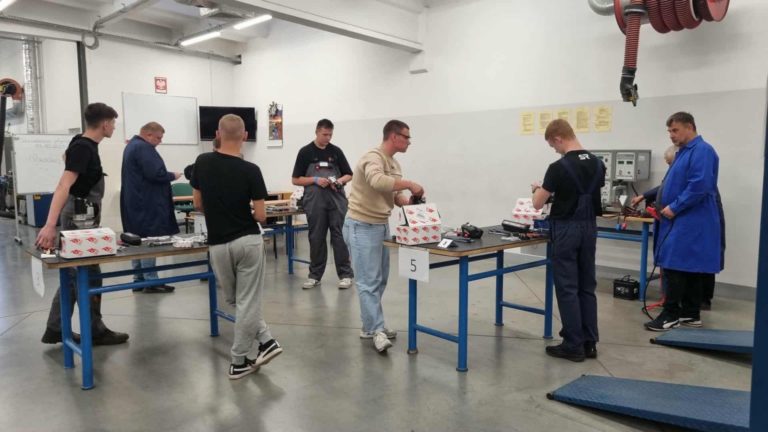 UCZEŃ ZST W KONINIE Z CZWARTYM MIEJSCEM W KONKURSIE „POTYCZKI WARSZTATOWE”