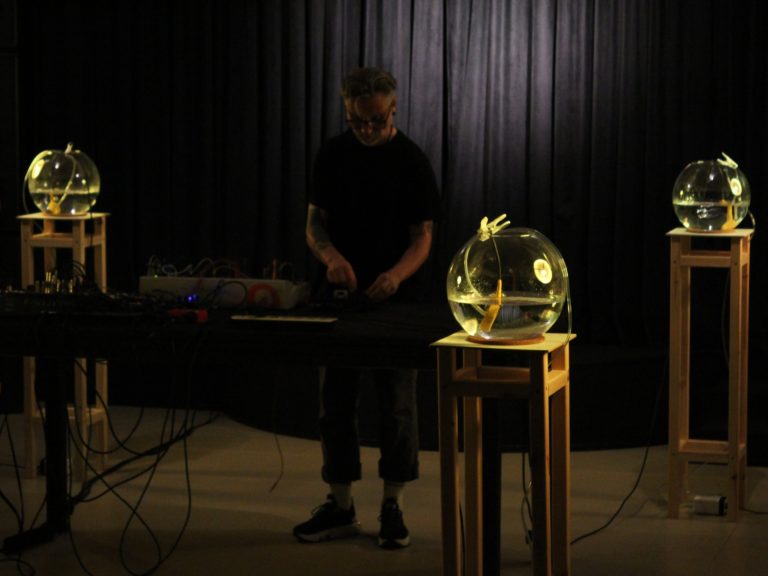 „Echo Grało” – woda jako instrument w zmysłowej podróży dźwięku