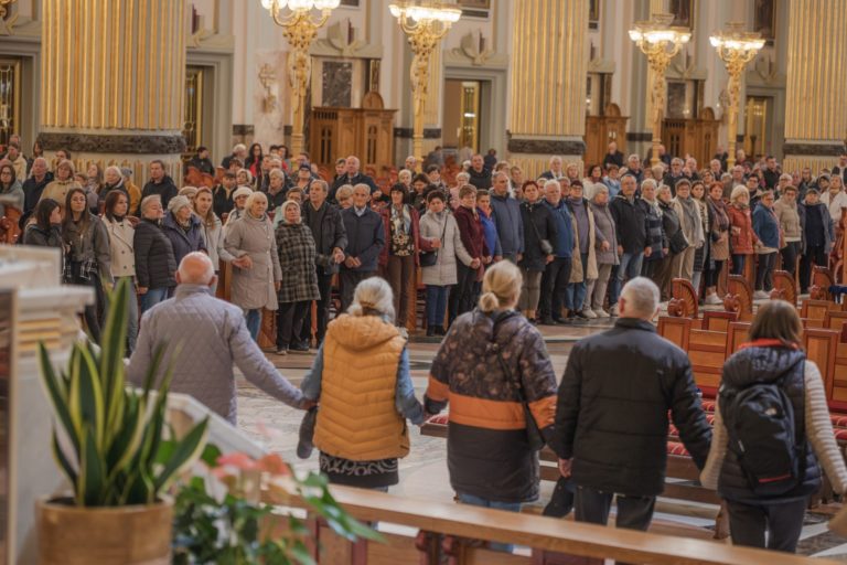 SANKTUARIUM MATKI BOŻEJ LICHEŃSKIEJ – DZIEŃ WALKI Z RAKIEM PIERSI