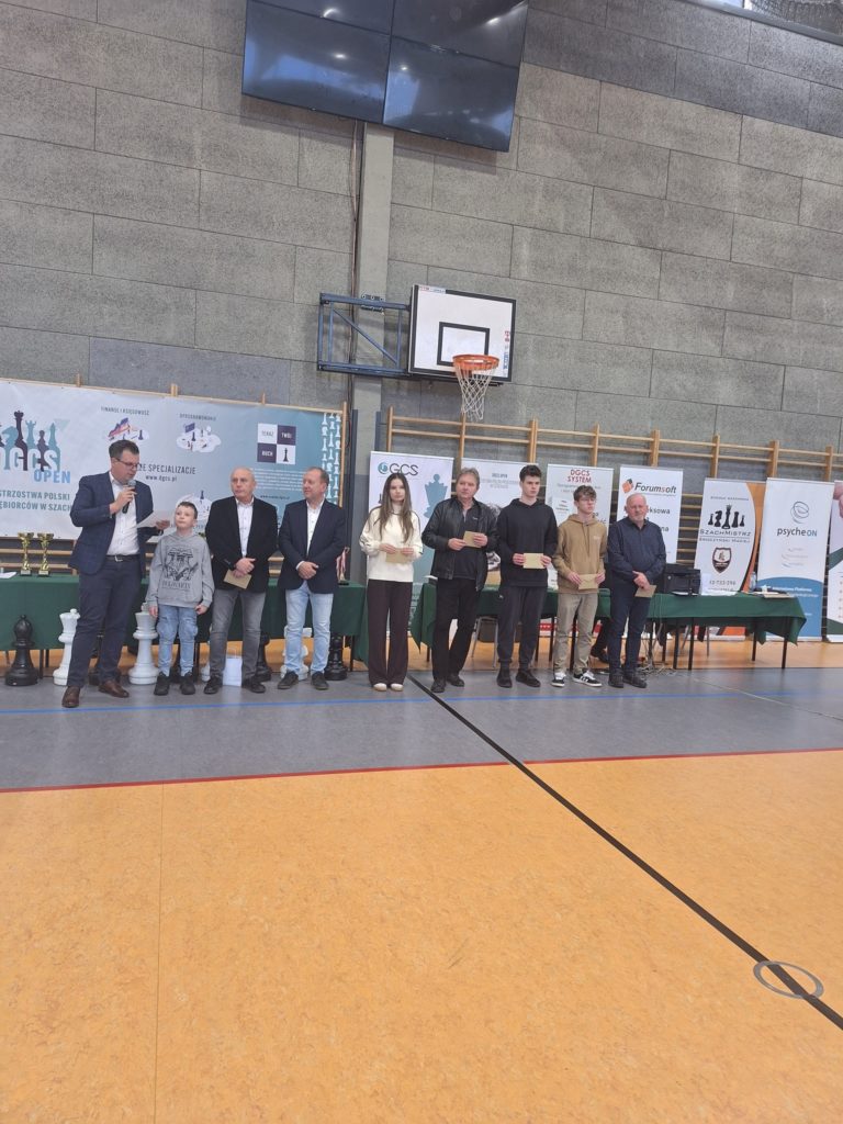 DZIESIĄTKA WSPANIAŁYCH Z HETMANA KONIN NA TURNIEJU SZACHOWYM DGCS OPEN W KALISZU