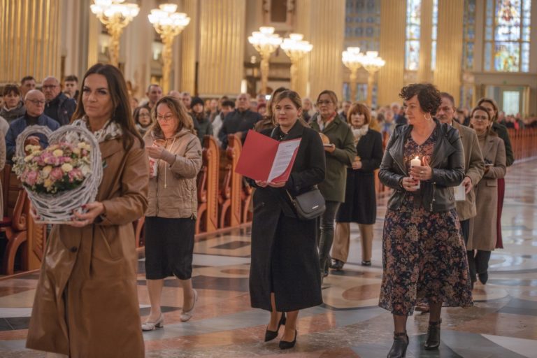 UROCZYSTA MSZA ŚWIĘTA W LICHEŃU Z OKAZJI DNIA EDUKACJI NARODOWEJ