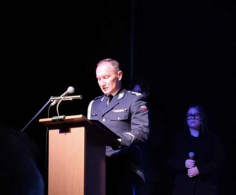 Komenda Miejska Policji w Koninie uczestniczyła w obchodach Dnia Edukacji Narodowej