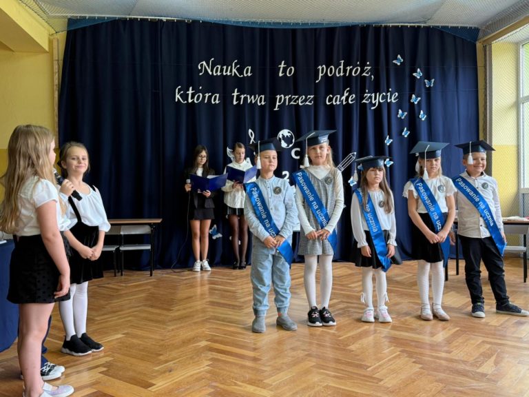 DZIEŃ EDUKACJI NARODOWEJ W NIEPUBLICZNEJ SZKOLE PODSTAWOWEJ W GŁODNIE